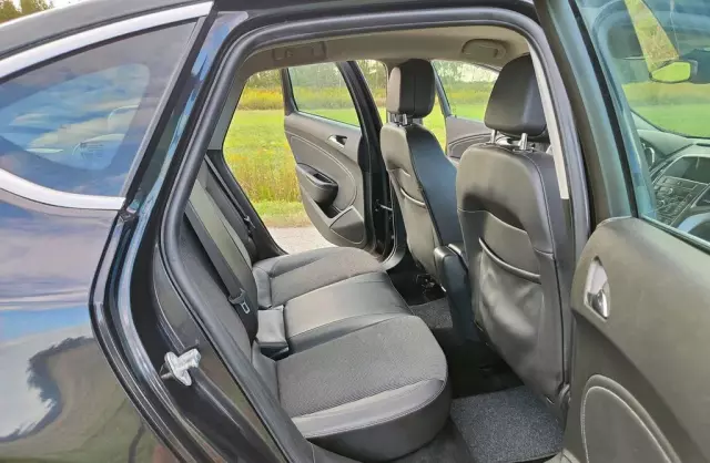 OPEL Astra 1.4 Turbo (140 KM)