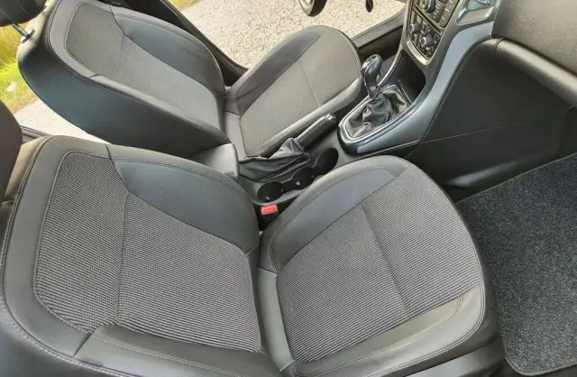 OPEL Astra 1.4 Turbo (140 KM)