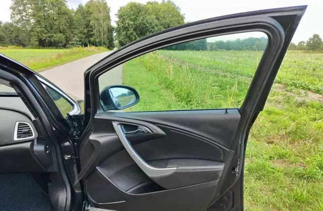 OPEL Astra 1.4 Turbo (140 KM)