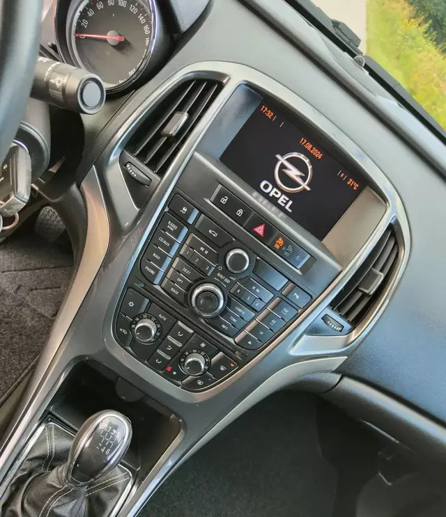 OPEL Astra 1.4 Turbo (140 KM)