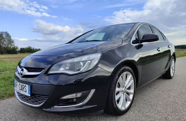 OPEL Astra 1.4 Turbo (140 KM)
