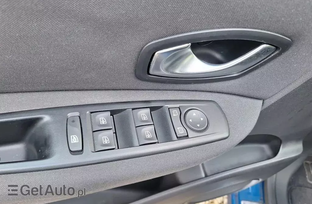 RENAULT Scenic 1.6 16V (110 KM)