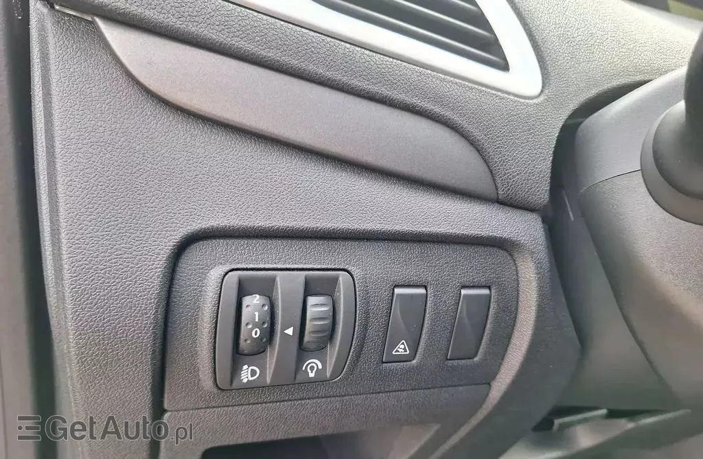 RENAULT Scenic 1.6 16V (110 KM)