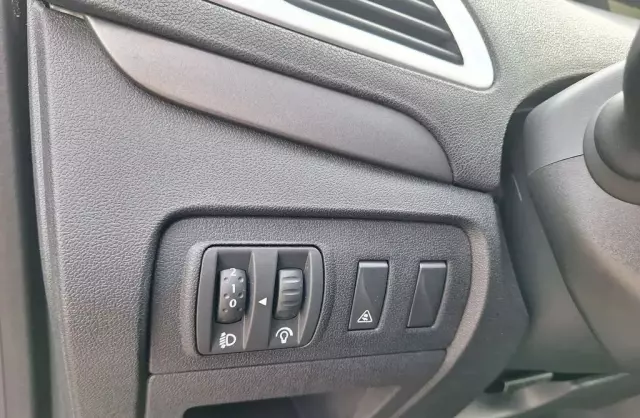 RENAULT Scenic 1.6 16V (110 KM)