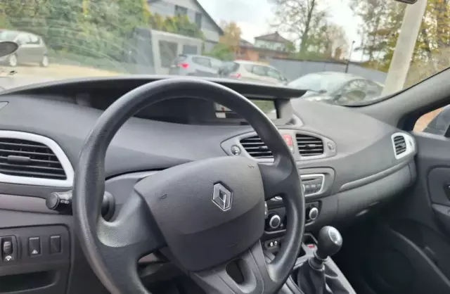 RENAULT Scenic 1.6 16V (110 KM)