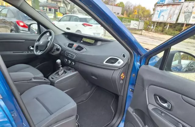 RENAULT Scenic 1.6 16V (110 KM)