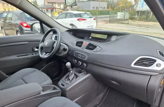 RENAULT Scenic 1.6 16V (110 KM)