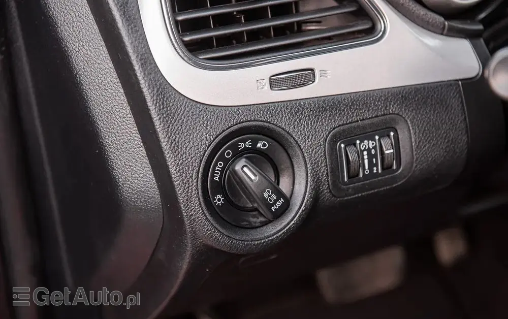 FIAT Freemont 2.0 Multijet 16V DPF Automatik Allrad Cross