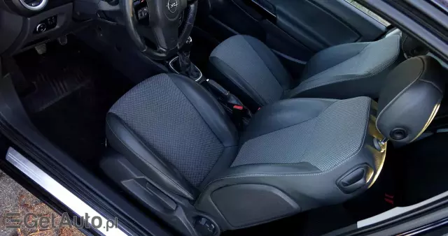 OPEL Corsa 1.2 16V Cosmo