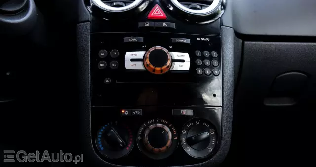 OPEL Corsa 1.2 16V Cosmo