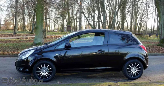 OPEL Corsa 1.2 16V Cosmo