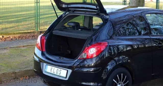 OPEL Corsa 1.2 16V Cosmo