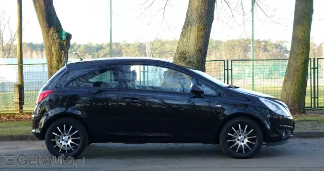 OPEL Corsa 1.2 16V Cosmo