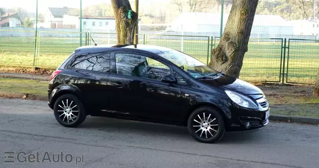 OPEL Corsa 1.2 16V Cosmo