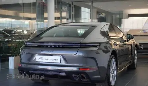 PORSCHE Panamera 