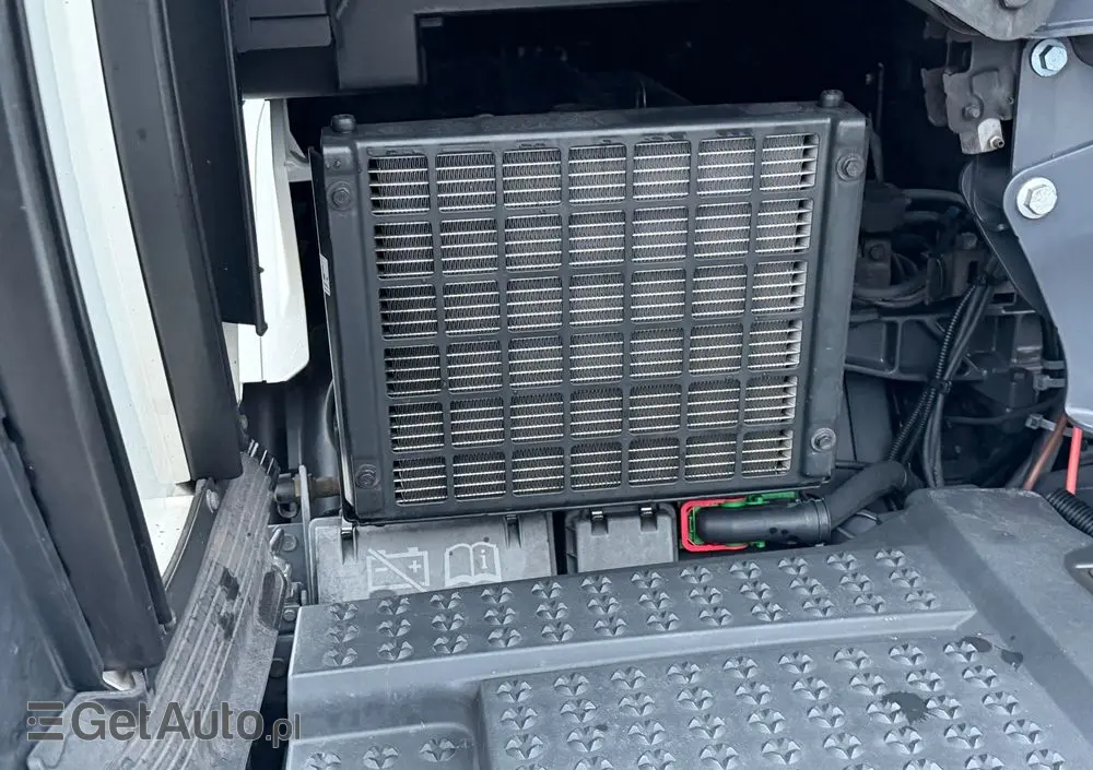 SCANIA S450 2020/21 ASO kontakt TV cała na poduszce z Niemiec 