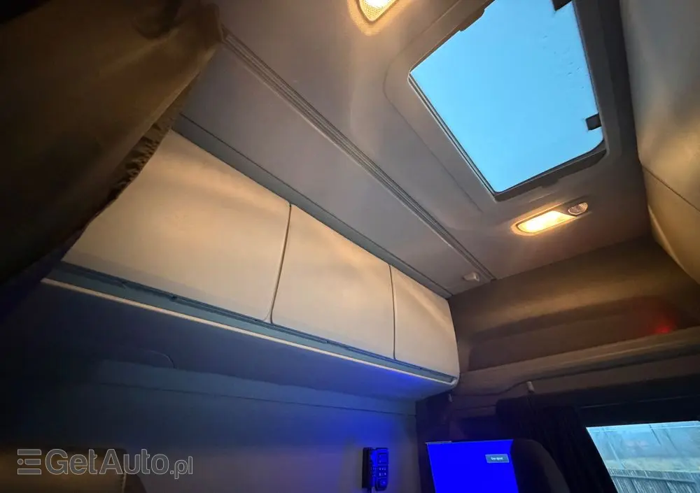 SCANIA S450 2020/21 ASO kontakt TV cała na poduszce z Niemiec 