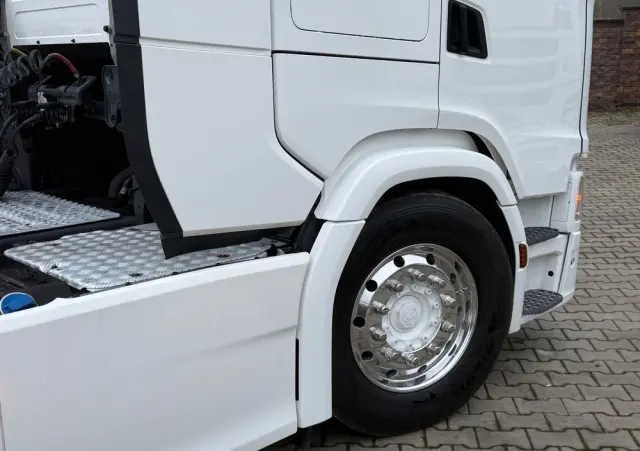 SCANIA S450 2020/21 ASO kontakt TV cała na poduszce z Niemiec 