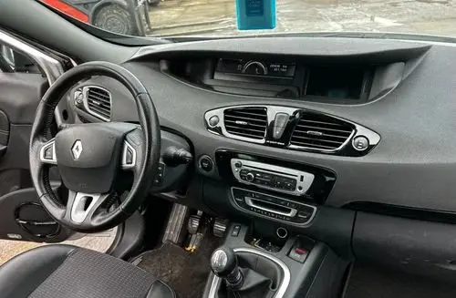 RENAULT Scenic 