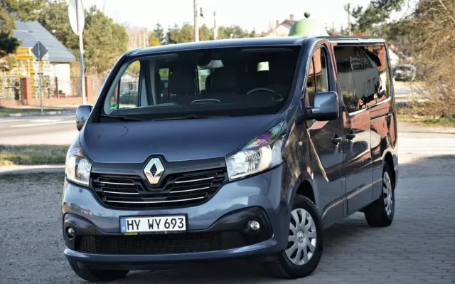 RENAULT Trafic 