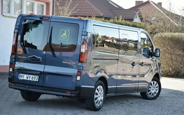RENAULT Trafic 