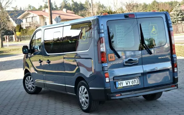 RENAULT Trafic 