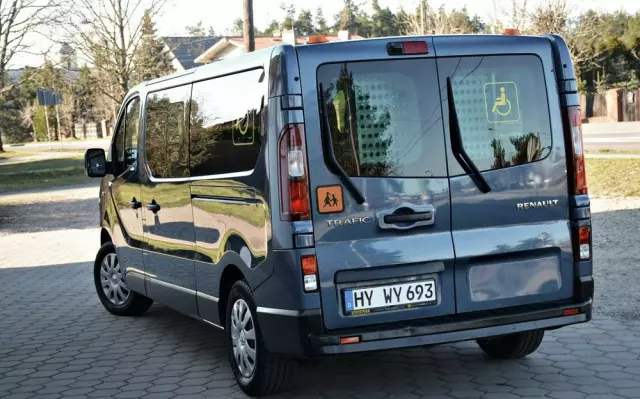 RENAULT Trafic 