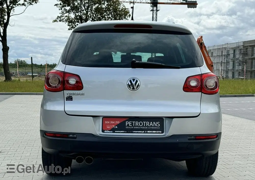 VOLKSWAGEN Tiguan 