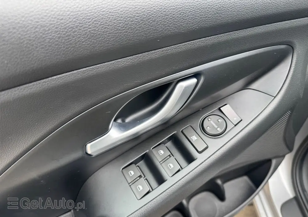 HYUNDAI I30 1.5 DPI Classic +