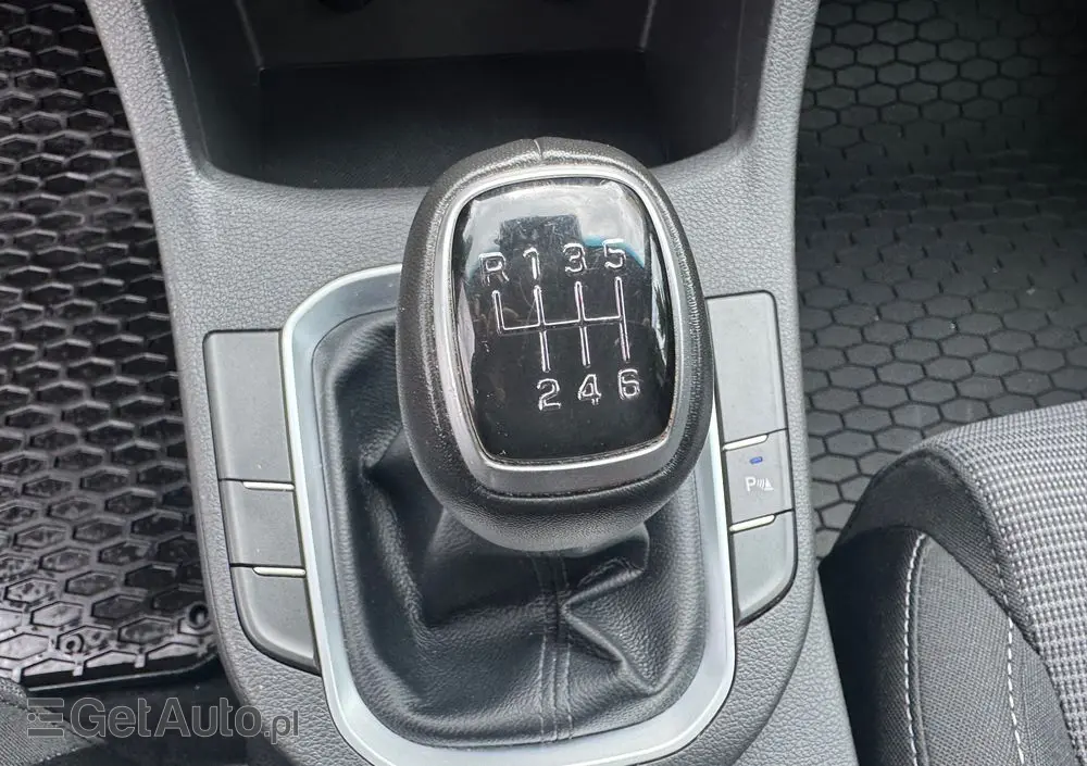 HYUNDAI I30 1.5 DPI Classic +