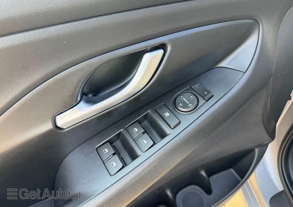 HYUNDAI I30 1.5 DPI Classic +