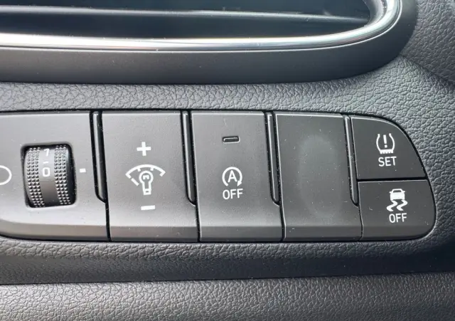 HYUNDAI I30 1.5 DPI Classic +