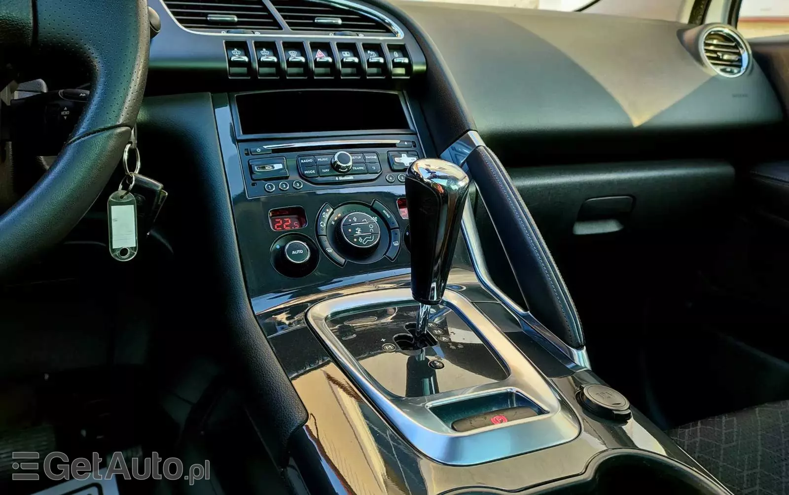 PEUGEOT 3008 1.6 HDi Premium