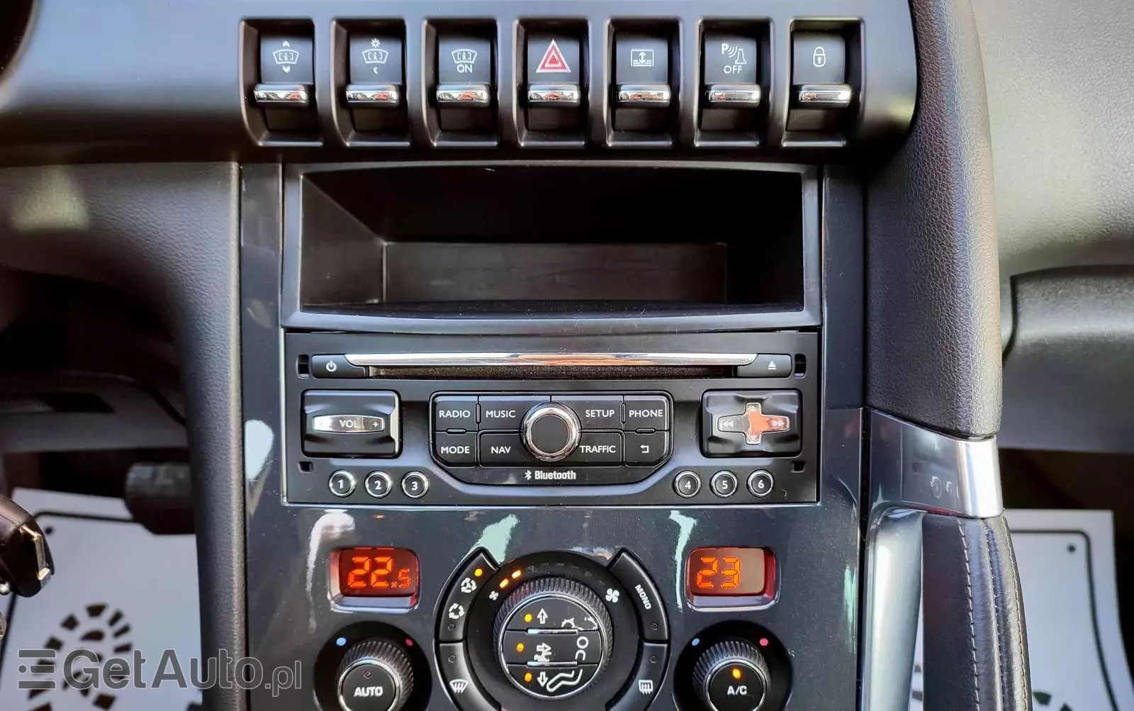 PEUGEOT 3008 1.6 HDi Premium