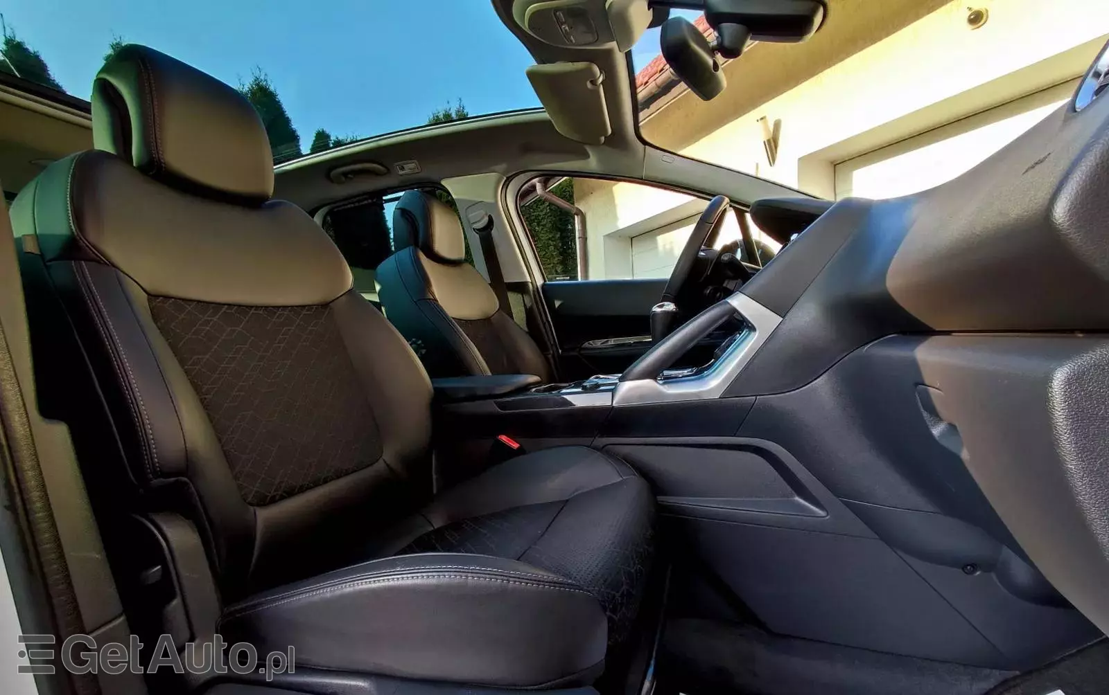 PEUGEOT 3008 1.6 HDi Premium