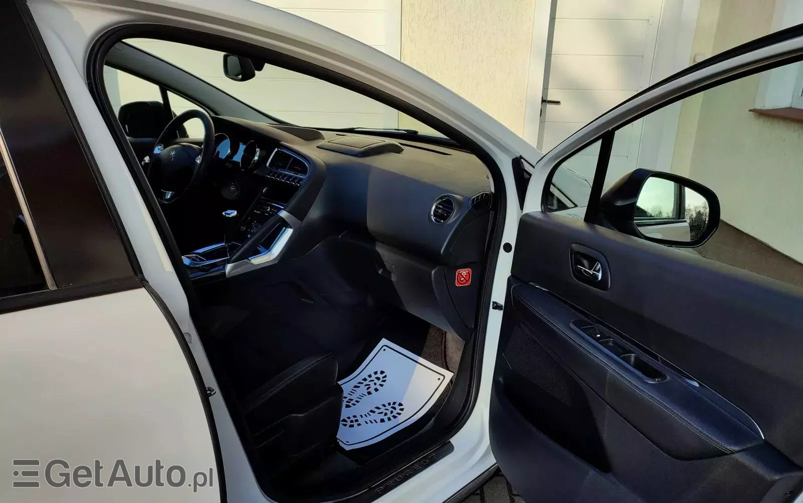 PEUGEOT 3008 1.6 HDi Premium