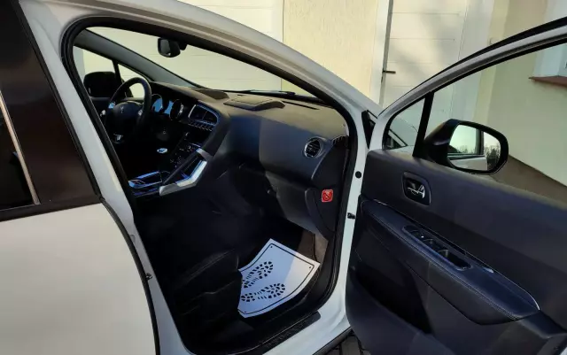 PEUGEOT 3008 1.6 HDi Premium