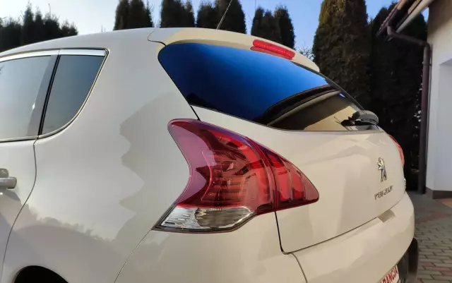 PEUGEOT 3008 1.6 HDi Premium