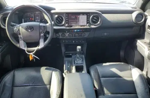TOYOTA Tacoma 