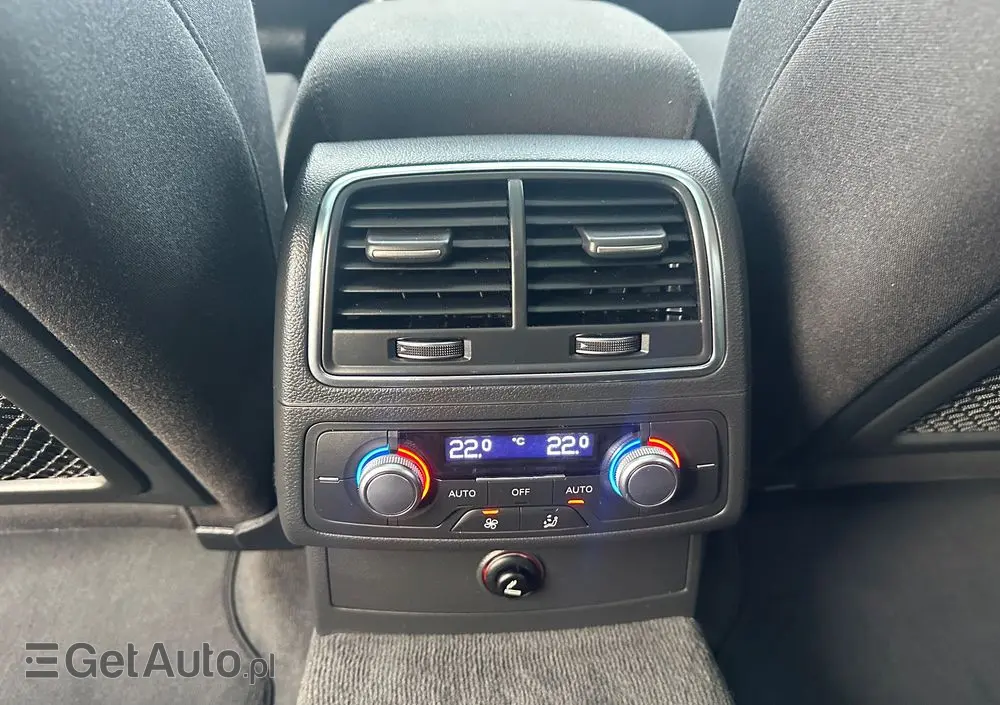 AUDI A6 Avant 2.0 TDI Ultra DPF S tronic