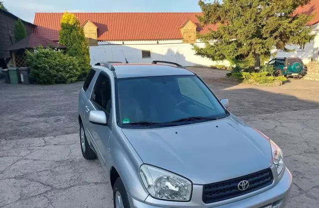 TOYOTA RAV4 