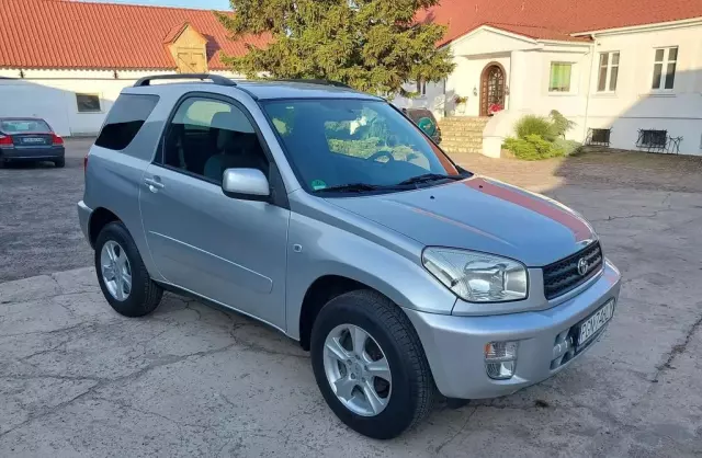 TOYOTA RAV4 
