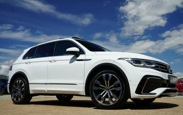 VOLKSWAGEN Tiguan 