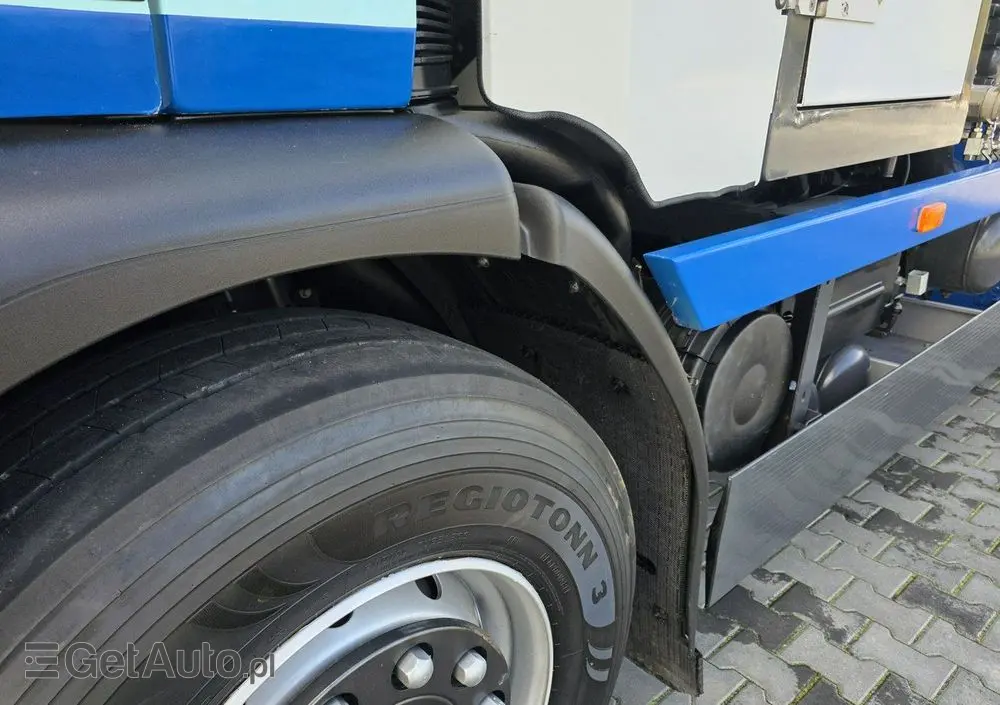 RENAULT WUKO RIVARD  RECYTLING do zbierania odpadów płynnych 