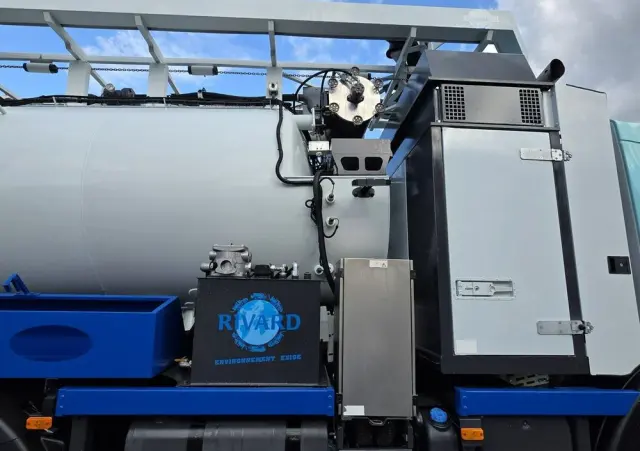 RENAULT WUKO RIVARD  RECYTLING do zbierania odpadów płynnych 