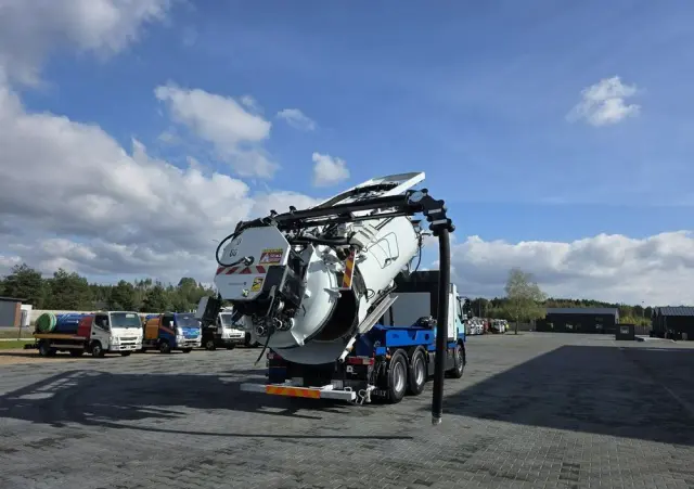 RENAULT WUKO RIVARD  RECYTLING do zbierania odpadów płynnych 