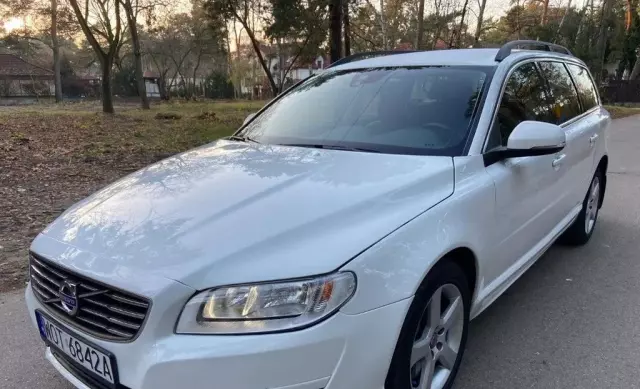 VOLVO V70 