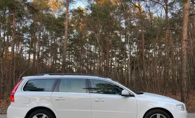 VOLVO V70 