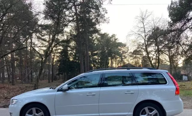 VOLVO V70 