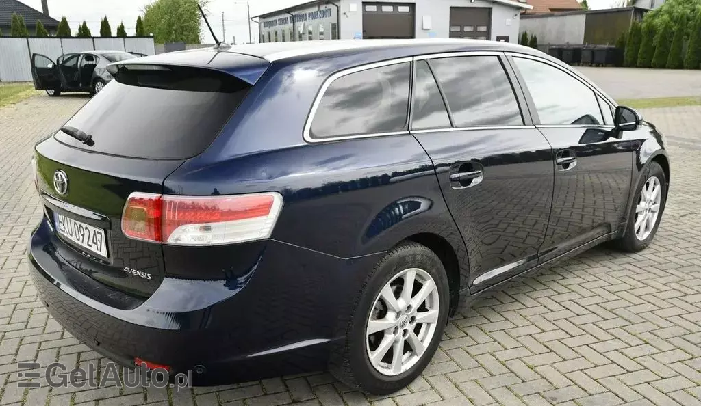 TOYOTA Avensis 
